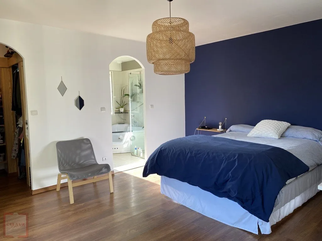 MAISON PLAIN PIED PISCINE PROCHE COMMERCES