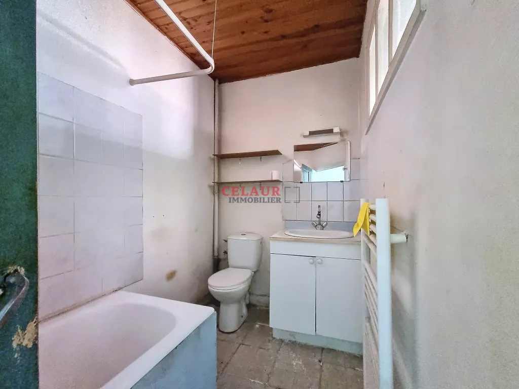 maison de bourg en pierre (sans jardin)