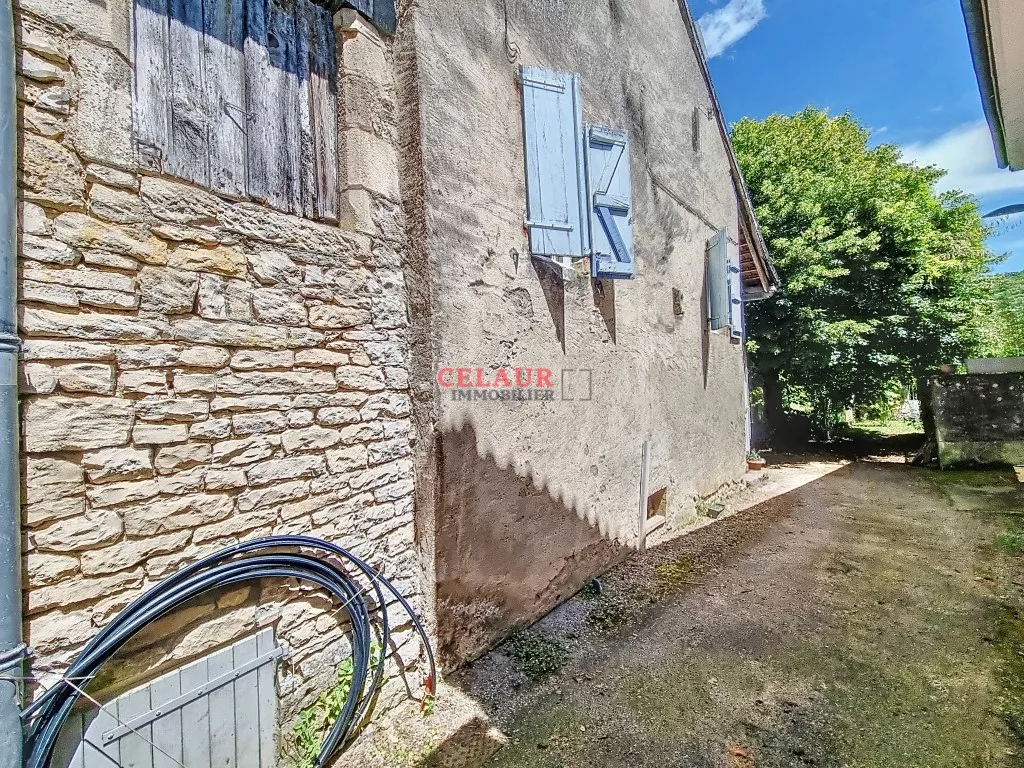 maison de bourg en pierre (sans jardin)