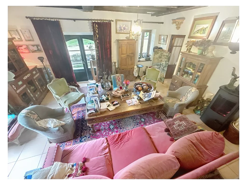 Tr&egrave;s jolie maison en pierre